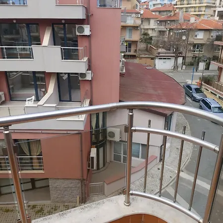 Guest house Guest Rooms Skalite 3*