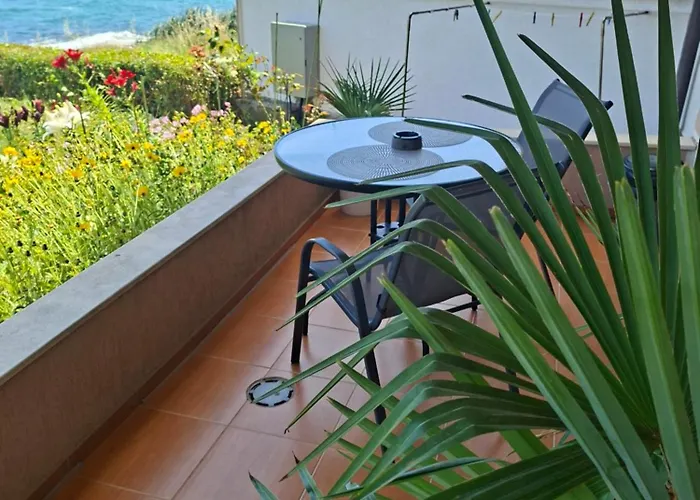 Guest house Guest Rooms Skalite 3*